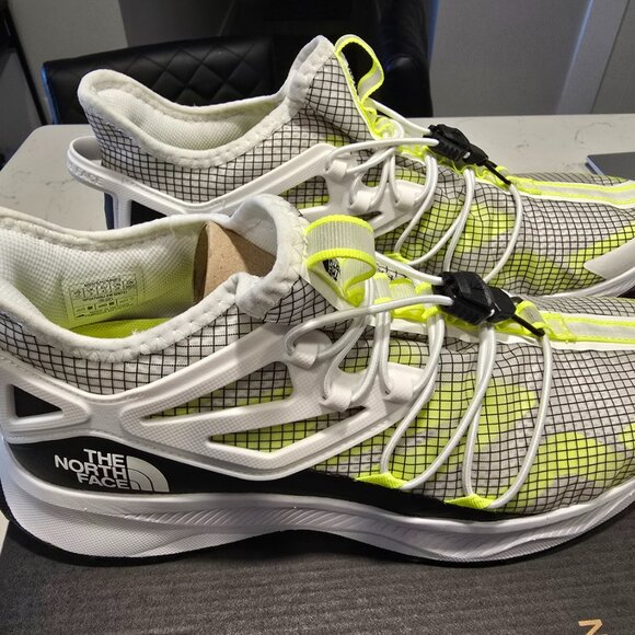 NEW The North Face Oxeye Tech Shoes White/ Led Yellow NIB Mens 10 Trail Running - Picture 6 of 10